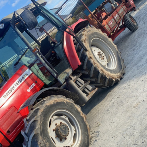 She Moves In Her Own Way