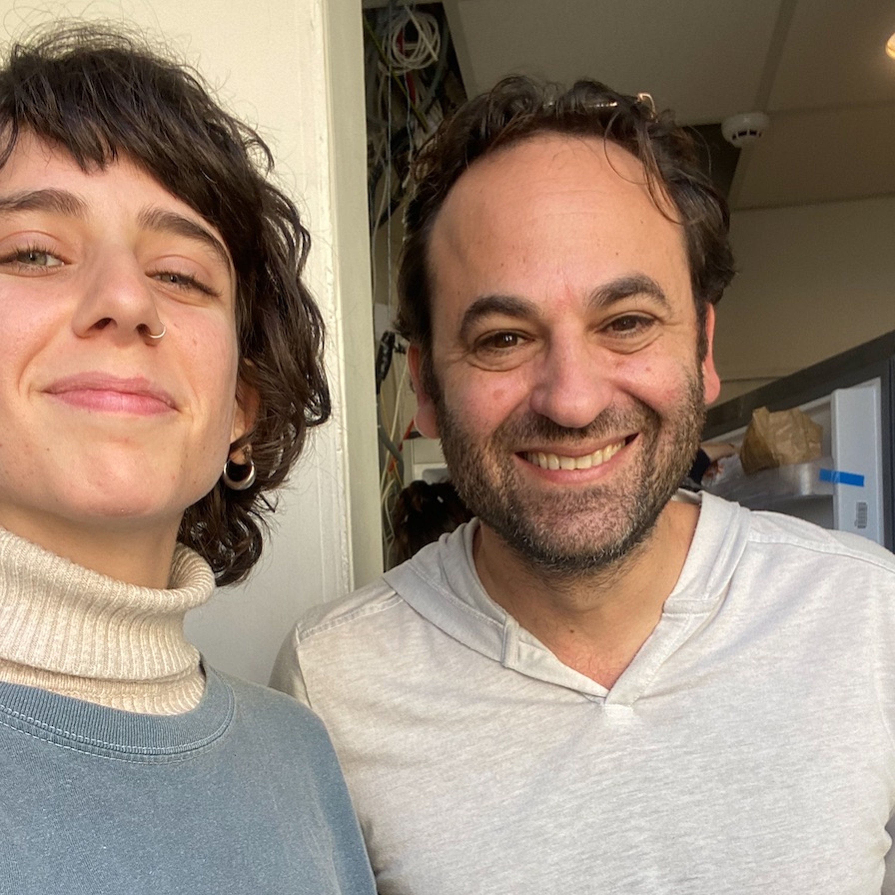 690 - עלייתו של טראמפ 2.0 (עם אלי קוק) episode artwork