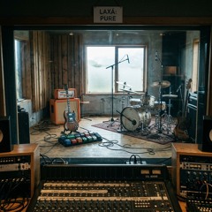 Laxá - Pure