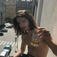 русикк в здании