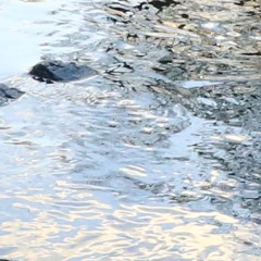 do vórtice na água para o céu