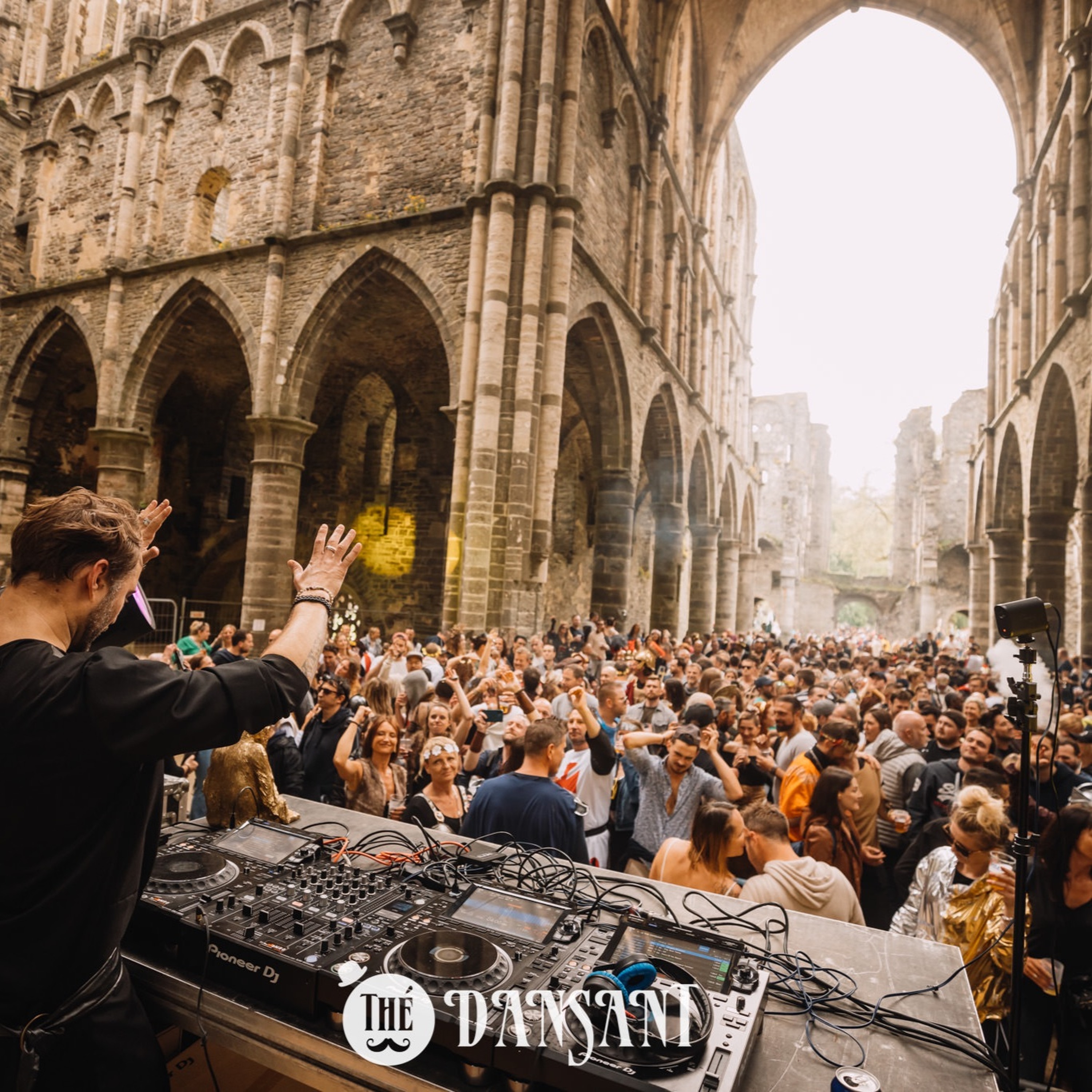 Mainro @ Thé Dansant - Age Of Empires (Church) episode artwork