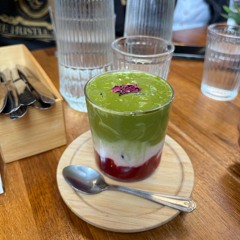 MATCHA LATTE W OAT MILK