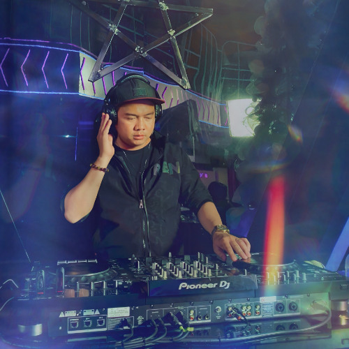 7. Đế Vương Mashup Tướng Quân Remix - Dunghoangpham X Đình Dũng X Nhật Phong X Dj Tist