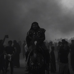 تَنهمر الدماءْ سوداءْ يصبَغُها الكمدْ .