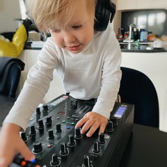 Fleezy Benjamin - Daydreaming