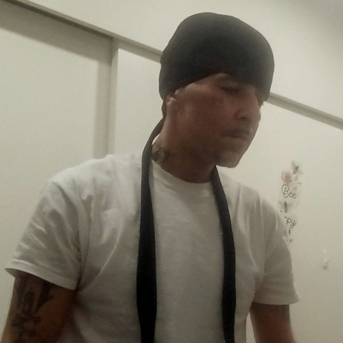 Stream Rapper Chris-Traphouse by Rapper Chris | Listen online for free ...