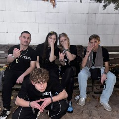 👽🫶🏻