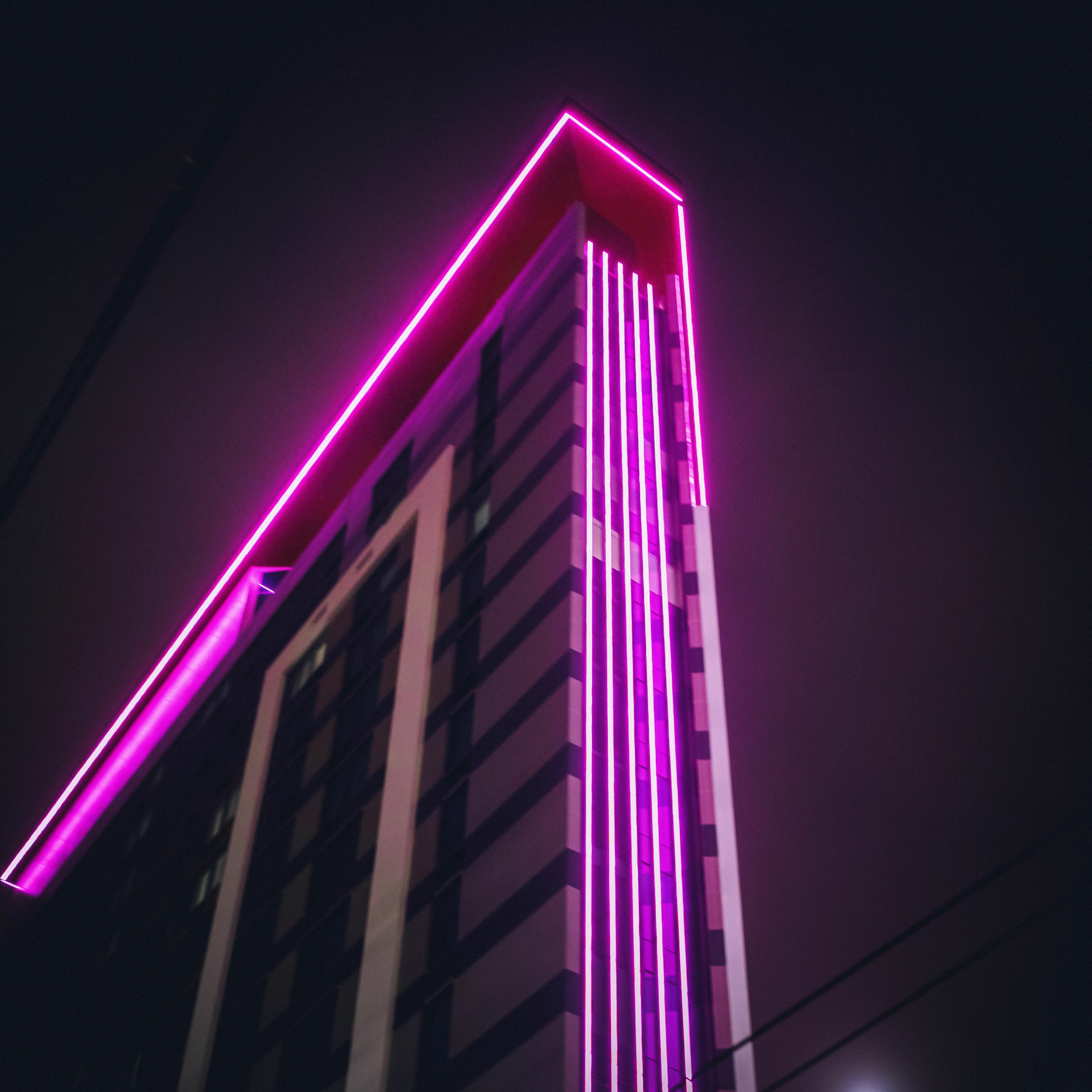 Night Wanderer (Synthwave / Retrowave) episode artwork
