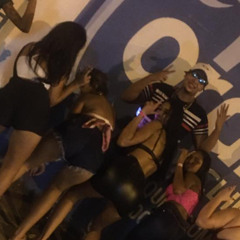MTG= COM A MÃO NA XERECA ELA DESCE , FAZENDO O SINAL DO 7 - ( ( DJ CAYOO )
