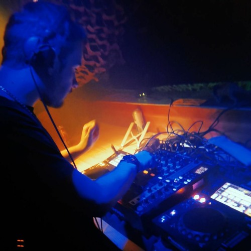 Klatsche mit Datze 2.0 @Keller Zerberstung 9