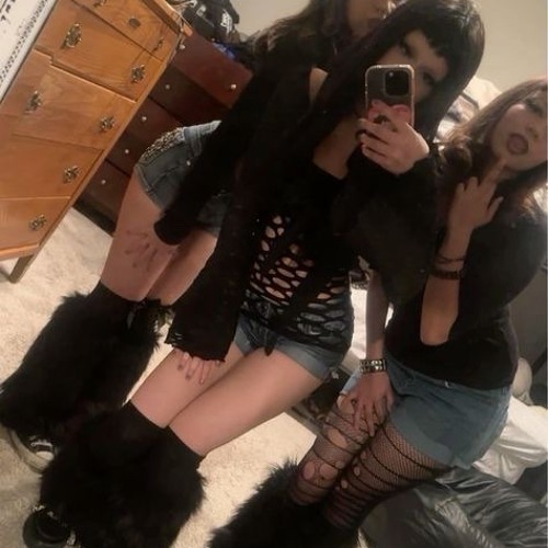 EMO HOES