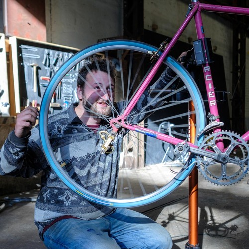 Stream Avec l'Atelier du Pignon, réparer son vélo c'est facile by Nantes  Inspirante | Listen online for free on SoundCloud
