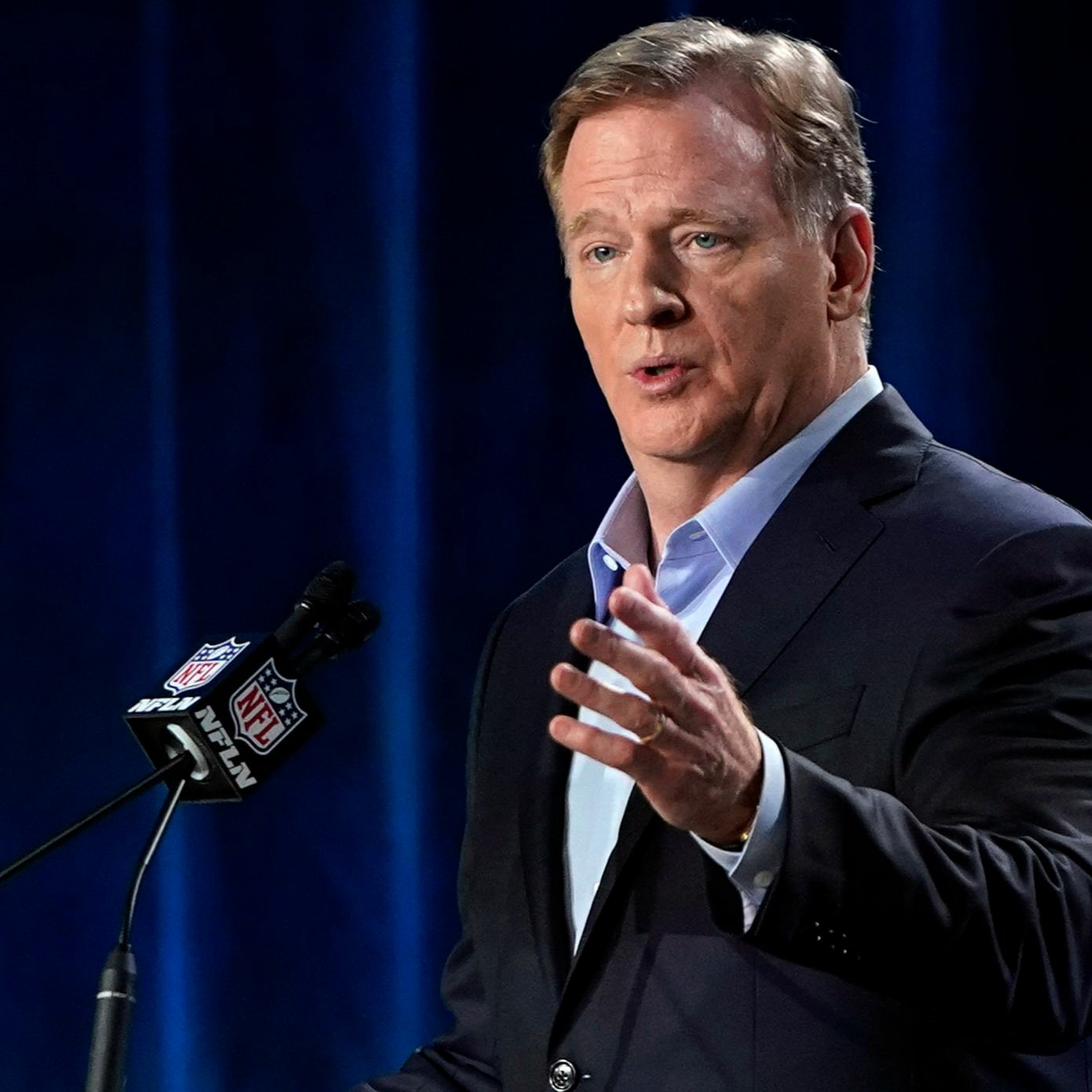 Ep. 221 -- Update from league meetings, NFL's thoughts on Russ' with Broncos episode artwork
