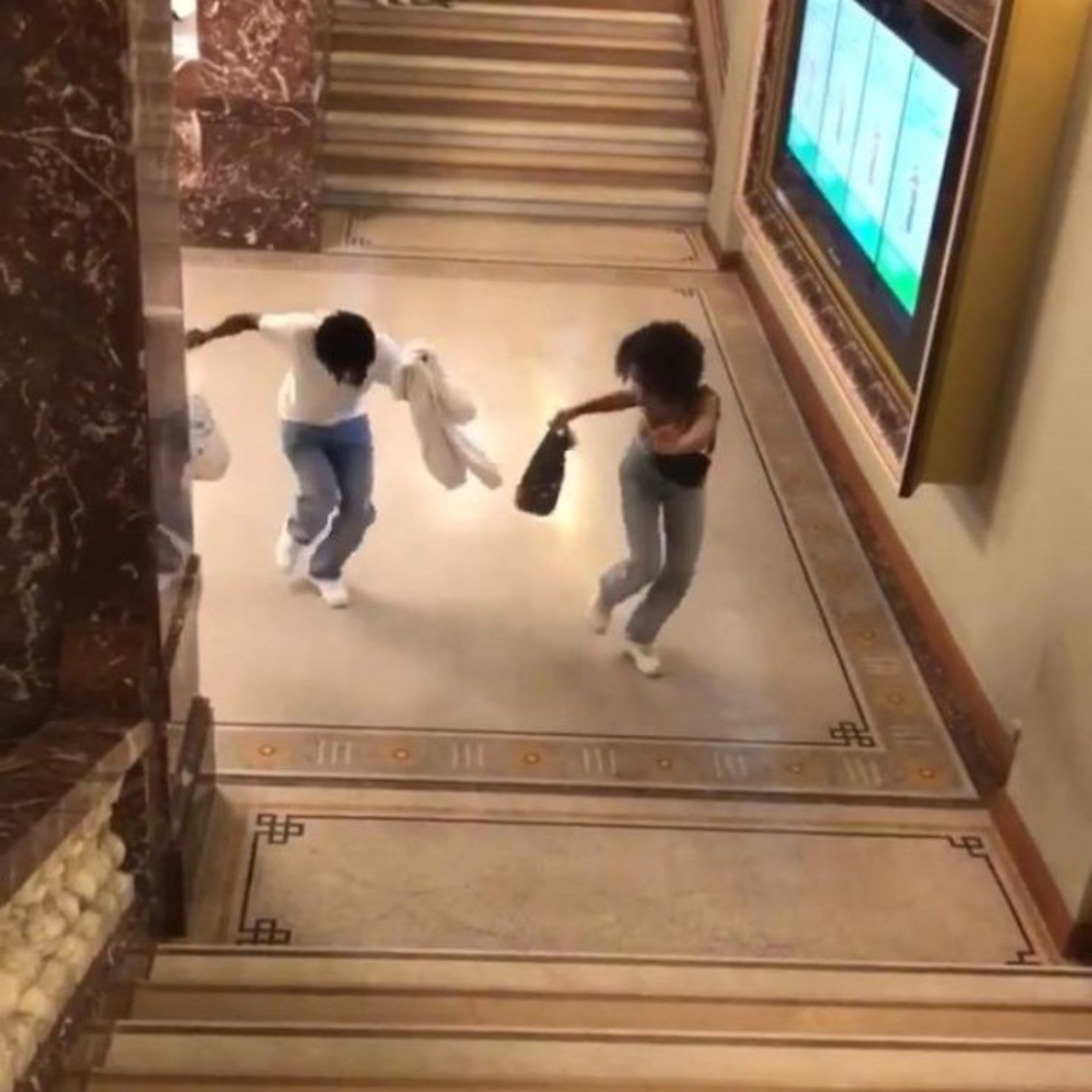 @Llaydbacc