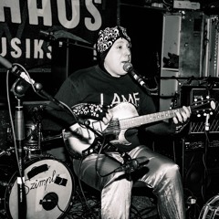 LOUDER: Mark Sultan Forms the Ultimate BBQ Backing Band – from Home