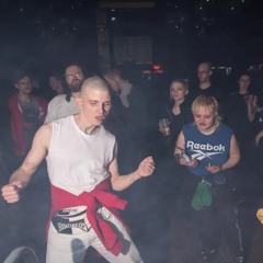 Raus schmeiß Musik