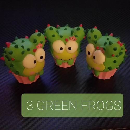 3 GREEN FROGS