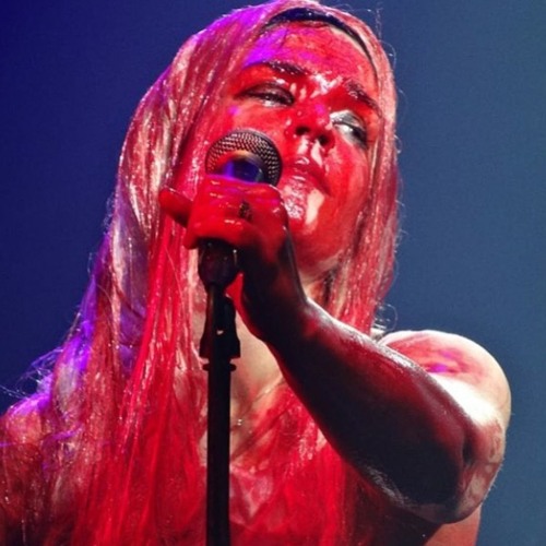 A CAUSE DES GARSSONS (YELLE DANS LA TAWA)