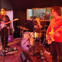 Hollow Ship Live im RaSA