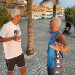 FICA NA FRENTE DO PILOTO KKKKK