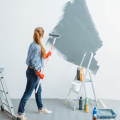 What Are the Advantages of Hiring a Professional Painter Over DIY