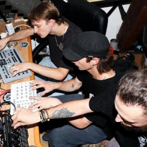 Live Extract: Mr Labrat, Shayatin & Toebak