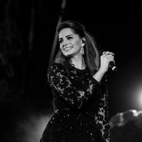 و لغيرِ حُسْنكَ في الورى لا أعشقُ
