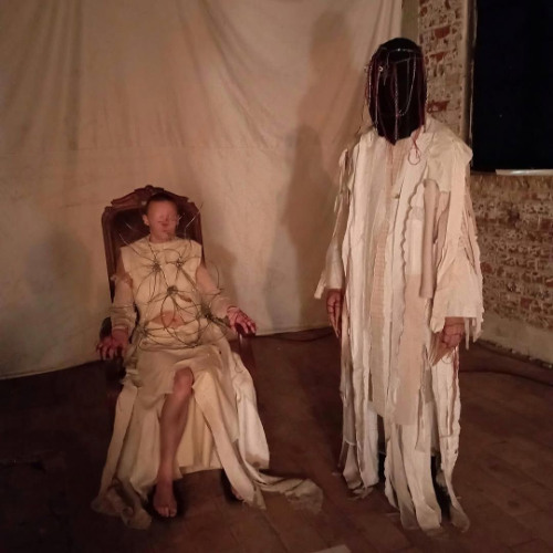 1. Échos de sang (a Cliff's Tale)