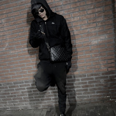 lacoste op de borst