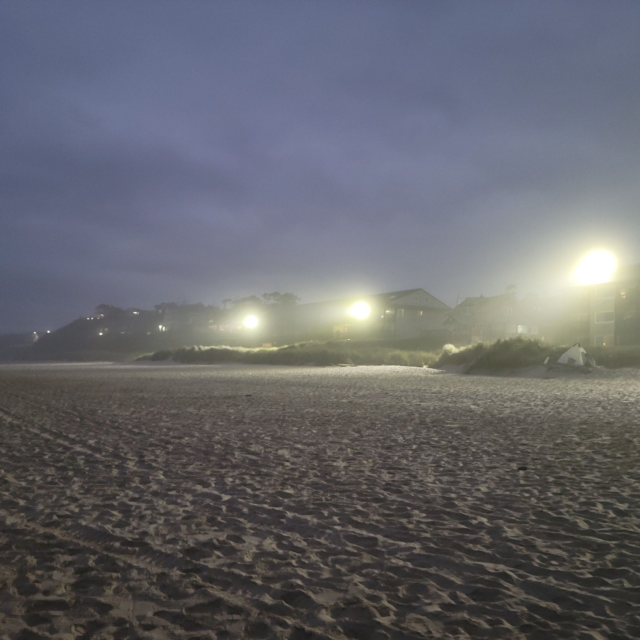 Kanye West – Flashing Lights