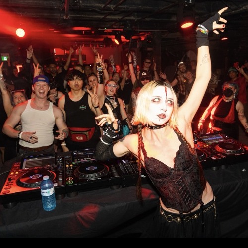 Opening Set @ Vampa x Jeanie (Witching Hour) Toronto 04/05/2025 [RIDDIM, DUBSTEP, TEAROUT]