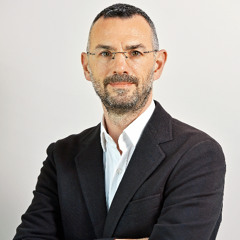 Samed Karagöz - Diz çökmeyen