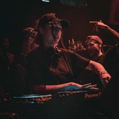 Darkside of Sams | 6.9 | MIALU