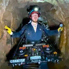 Extreme CAVE DJ set...