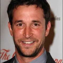 Noah Wyle on Leverage: Redemption, his scrapbook wall, his process & more!
