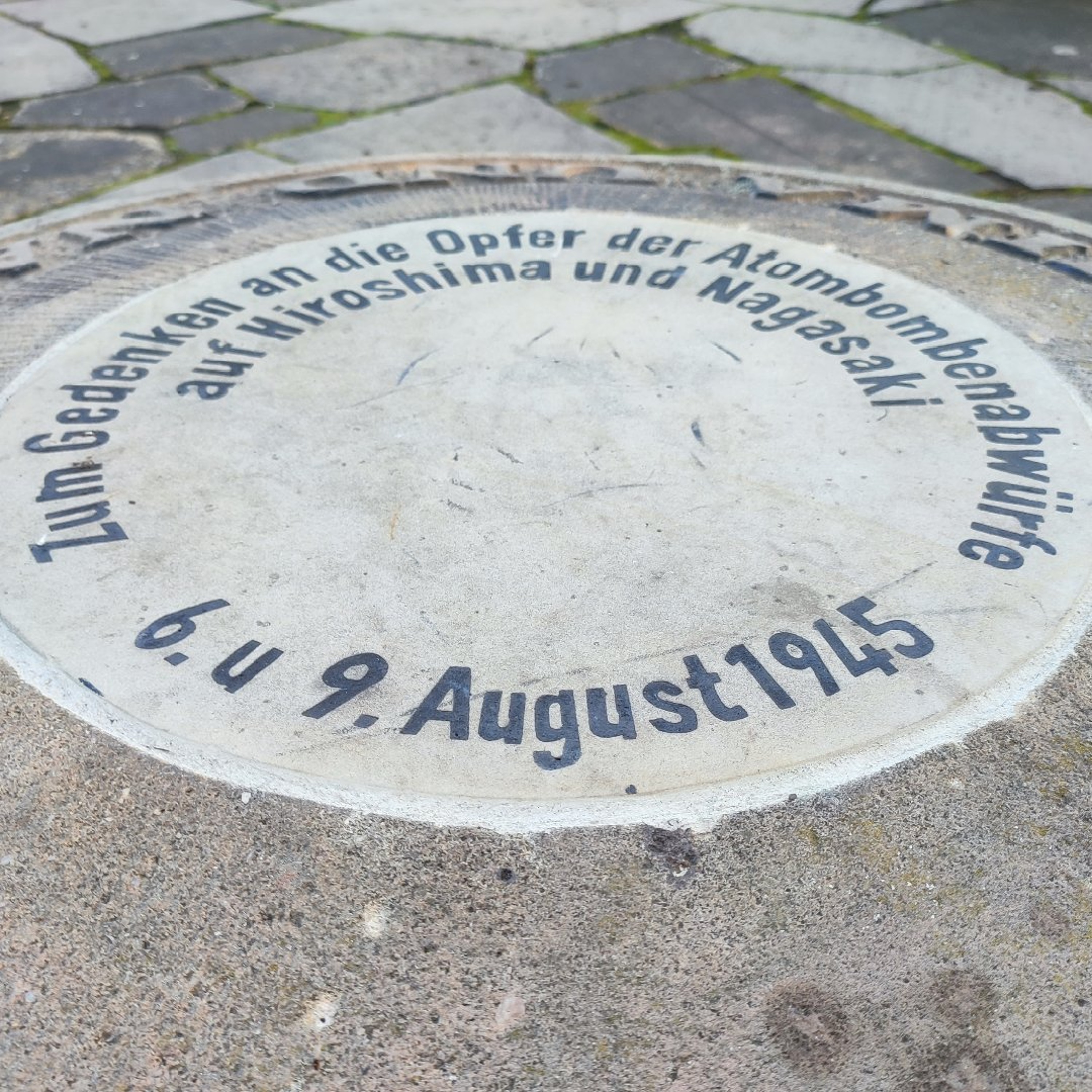 Gedenken an die Atombombenabwürfe auf Hiroshima und Nagasaki episode artwork