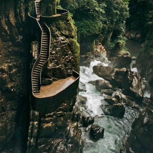 Smoove Dinero - What's That prod. Noir Brent