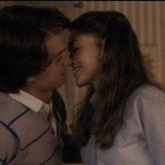 - بِملامحه يأمر وينهييِك ): .