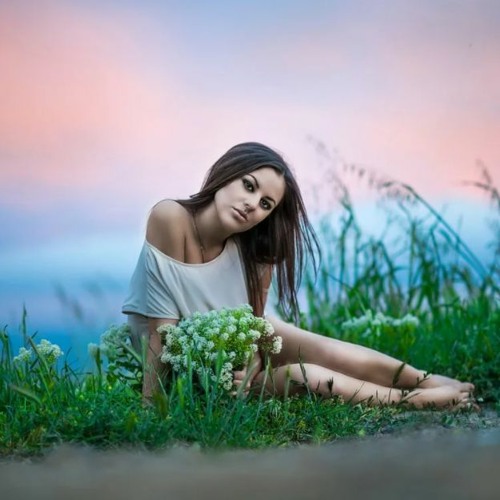 -humoristin-hypnosetherapeutin leaves background (FREE DOWNLOAD)