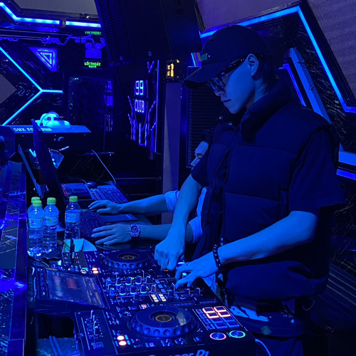 Nonstop 2024 - Nảy Tưng Tưng - Dezay Dino mix