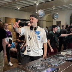 PODCASTS/SETS