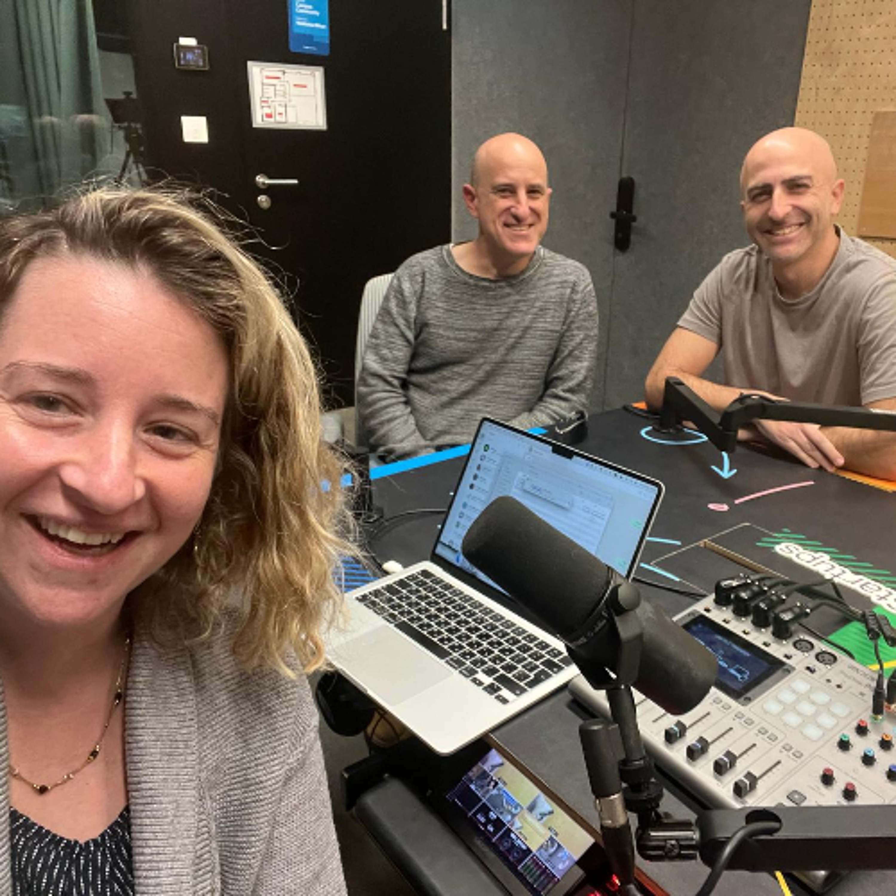 301 – Charging Forward: PMs in Emerging Tech (Featuring Roi Gilboa & Nir Bar-Touv)