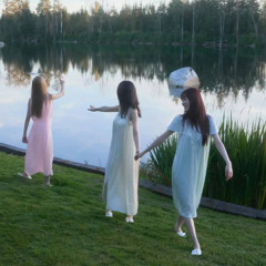 KiiiKiii - Dancing alone