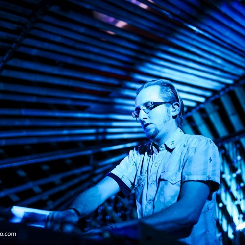 FWD144 - KiloWatts Live Set