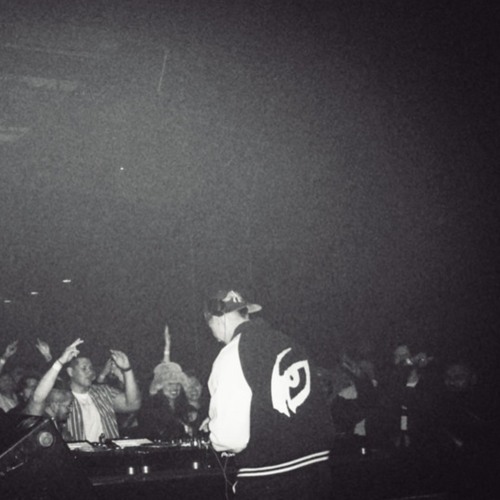 Jhay Rivas - Safe With Me (Ticky Remix)