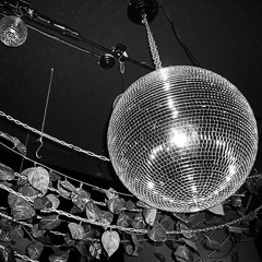 Doberwomann - Dada Da | Premiere