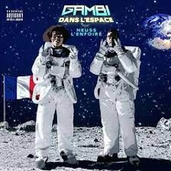 Dans l’espace
