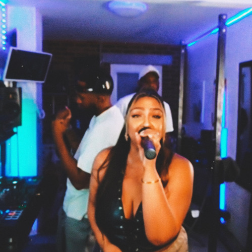TKP Music in the Garage (Essence DJ, P Munrow, Rise & Kabes) ft Reeta