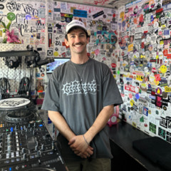 Signal Boost with Jeremy Stern @ The Lot Radio 08-11-2025